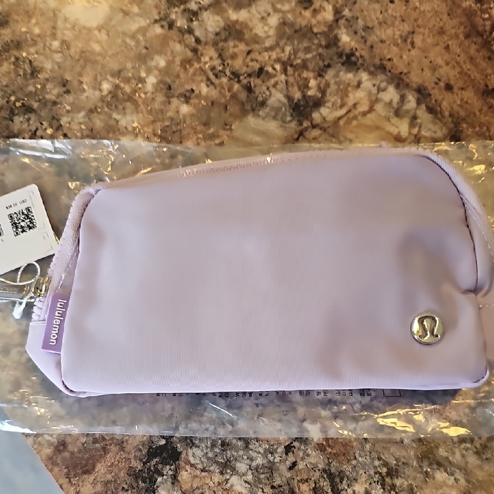 lululemon athletica Lavender Zip Beltbag